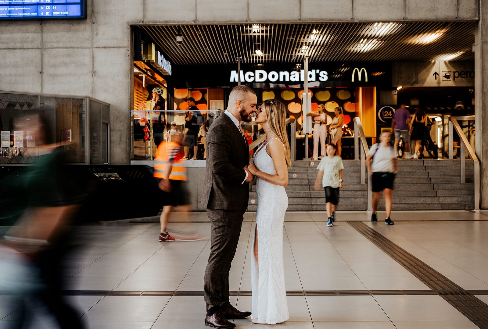 Reportaż ślubny - Elegancki ślub plenerowy-Hotel Pałac Czarny Las